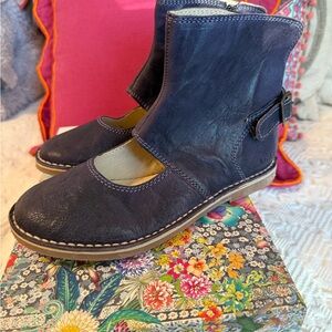 Kickers Women's Dark Blue Leather Flats